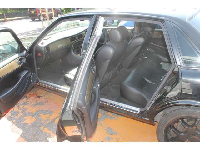 �x�����z�́A�ԑ̉��i�A�@���p�A�����_��