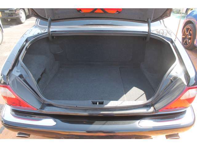 ���C�ɓ���̉��y�𒮂��Ȃ���A�ʋ΁A�ʊw