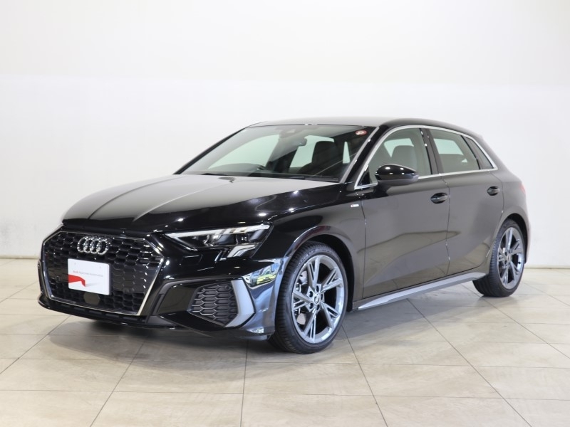 Ａ３　スポーツバック　４０　ＴＦＳＩ　クワトロ　Ｓライン