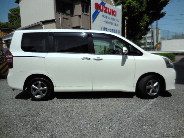 �X���C�h�h�A�́A�����d���ɂȂ��Ă���܂��B���肪�ו��ōǂ����Ă��鎞�ȂǁA�Ƃ��Ă��֗��ł����