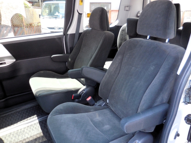 �։��ԁ����[���N���[�j���O�ς݂ł����[�ԑO�ɂ́A�ēx���[���N���[�j���O�Ə��L�E�ۍ�Ƃ��s���܂���