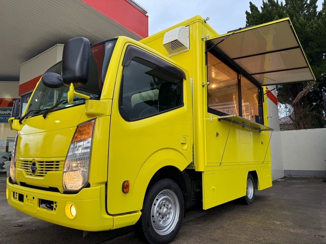 アトラス　キッチンカー　８Ｎｏ．登録車
