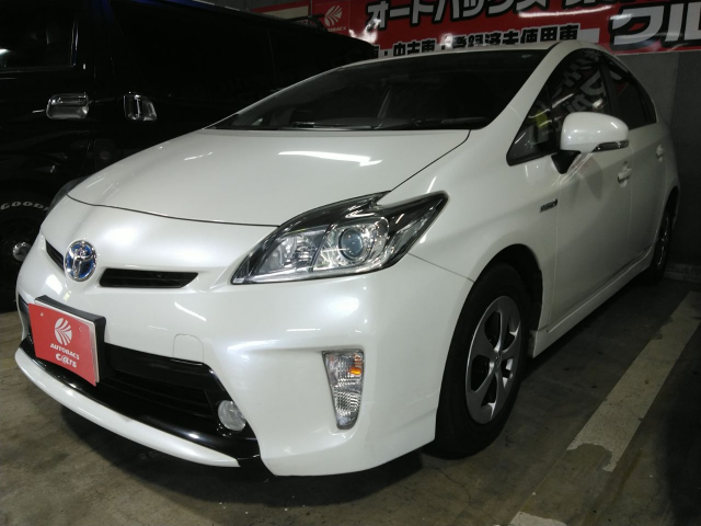 プリウス　１８００　Ｇ　５ドア　ＦＣＶＴ　２ＷＤ　