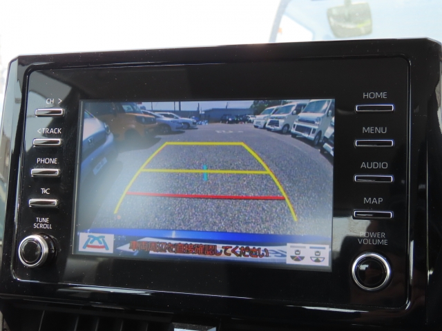 �o�b�N�J�����𑕔����Ă���܂��B���Ԏ��ɑ�ϖ𗧂��܂����^�]�����ȕ��̖����ɂȂ��Ă���܂��B