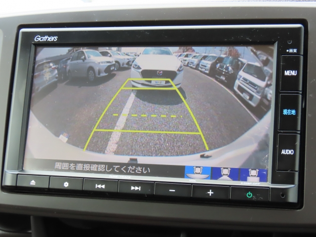 �o�b�N�J�����𑕔����Ă���܂��B���Ԏ��ɑ�ϖ𗧂��܂����^�]�����ȕ��̖����ɂȂ��Ă���܂��B