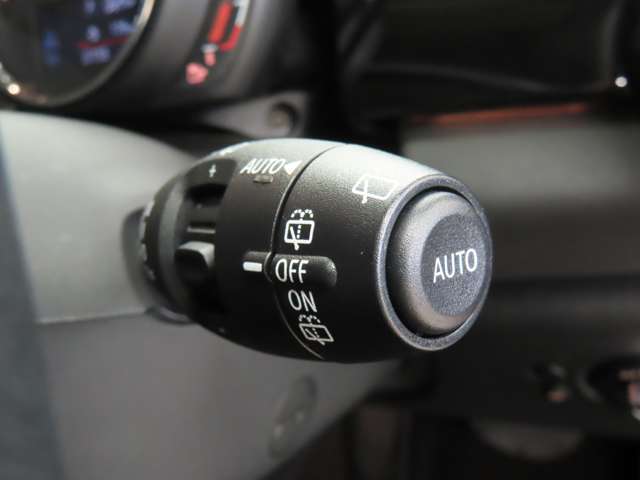 �I�[�g���C�p�[�@�\����������Ă��܂��B�J