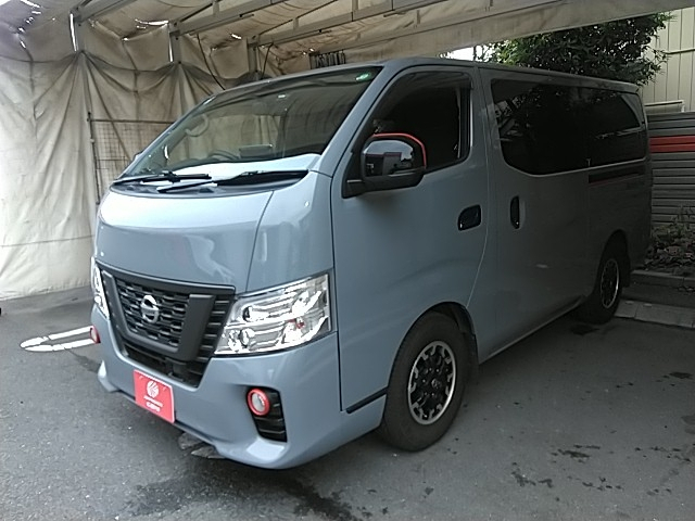 キャラバンＶ　２ＷＤ　２０００　プレミアムＧＸ　ブラックギア　