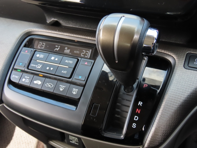 �I�[�g�G�A�R�������B���x�ݒ肪�ł��āA�������K�ł���B