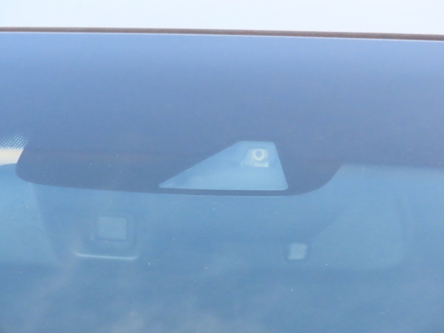 安心の衝突被害軽減装置・レーンキープアシスト付きです