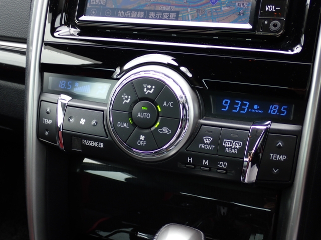 ★オートエアコン装備(^^♪★室温調整も楽々！快適な室温を素早く調整可能です。操作パネルやスイッチも上質で操作性も良好です。