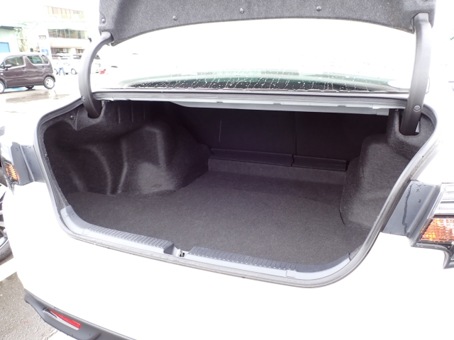 お仕事のお荷物も十分に積載可能なスペースがございます♪