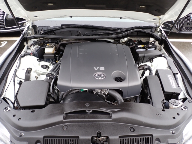 エンジンルームもきれいですよ。機関機構系も良好です。納車前に点検整備も行います。エンジンオイル・オイルフィルター・エアコンフィルター・ワイパーゴムは必ず交換致します