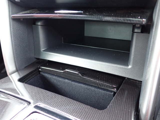 ちょっとした小物入れに便利ですね♪