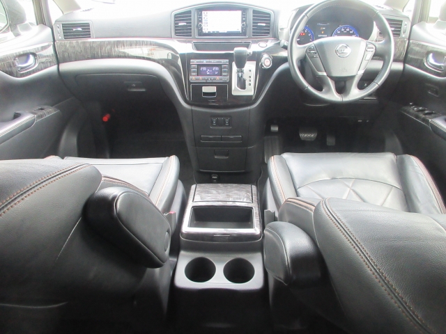 ���O���̐��|�E�{�f�B�R�[�e�B���O��CAR�N���[�j���O���Ǝ҂��{�H�������܂��̂ő�ϐ����B�I���b�N�X�����Ԃł݂͂Ȃ��܂ɉ��K�ȃh���C�u�����񑩁B