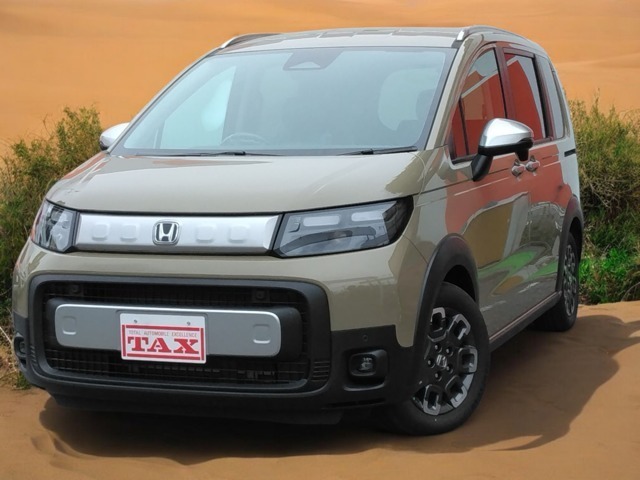 フリード　１．５　クロスター　ホンダセンシング　５