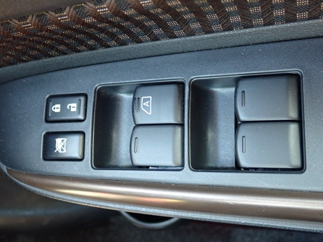 ���̊J�͓d���i�p���[�E�B���h�j�ɂȂ�܂��̂ŁA�֗��ł���ˁB