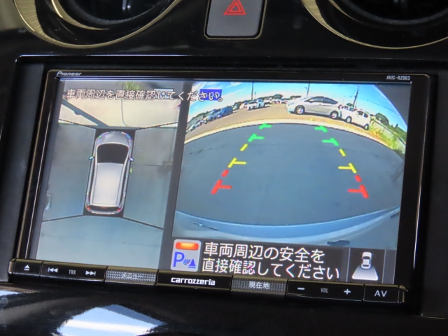 アラウンドビューモニタを装備しております。駐車時に大変役立ちますよ♪運転が苦手な方の味方になってくれます。