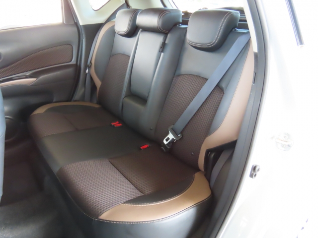 リヤシートも状態良好♪是非一度ご来店いただき、実際に座ってみてくださいね！