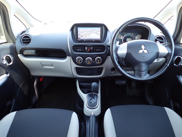 オリックス認定中古車は外部機関ＡＩＳの厳格な検査を全車実施し修復暦が無く状態の良い車両を厳選しておりますので安心してお買い求め頂けます！　保証も充実で安心！