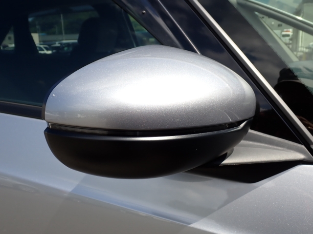 �T�C�h�~���[