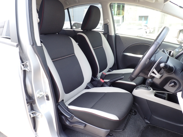 フロントシート