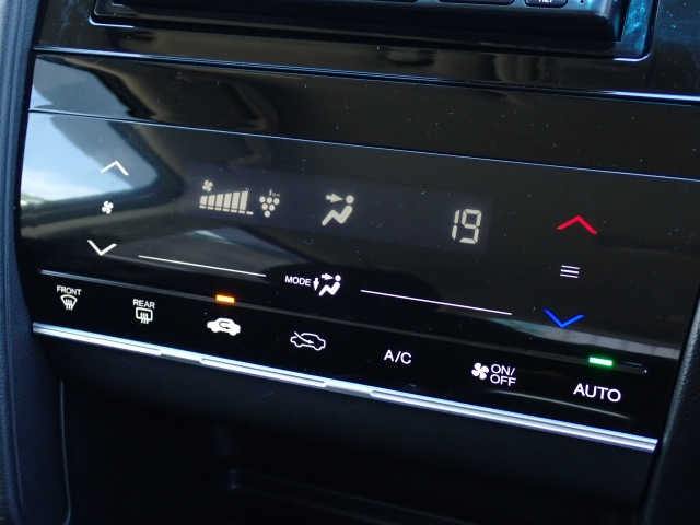 ���I�[�g�G�A�R������(^^�􁚎����������y�X�I����p�l����X�C�b�`���㎿�ő��쐫���ǍD�ł��B