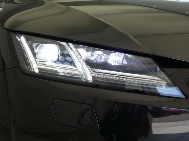 ＬＥＤリヤコンビネーションライトです。電