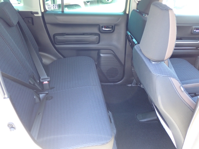 後部座席も可動式ですので、ゆったり座れます♪