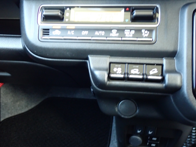 オートエアコン、ワンタッチで快適空間☆★