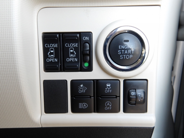 衝突軽減等の安全装置付きで安心安全なドライブをお楽しみいただけます。