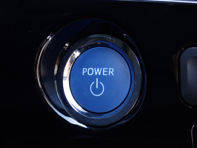 �L�[���X�v�b�V���X�^�[�g�V�X�e�����̗p���Ă���܂��I�{�^����ŃG���W���n�����\