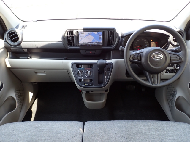 オリックス認定中古車は外部機関ＡＩＳの厳格な検査を全車実施し修復暦が無く状態の良い車両を厳選しておりますので安心してお買い求め頂けます！　保証も充実で安心！