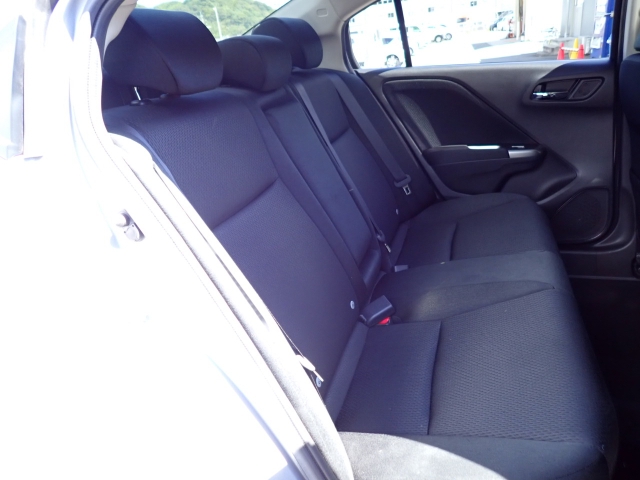 リヤシートになります。ぜひご来店頂き、状態をご確認ください。