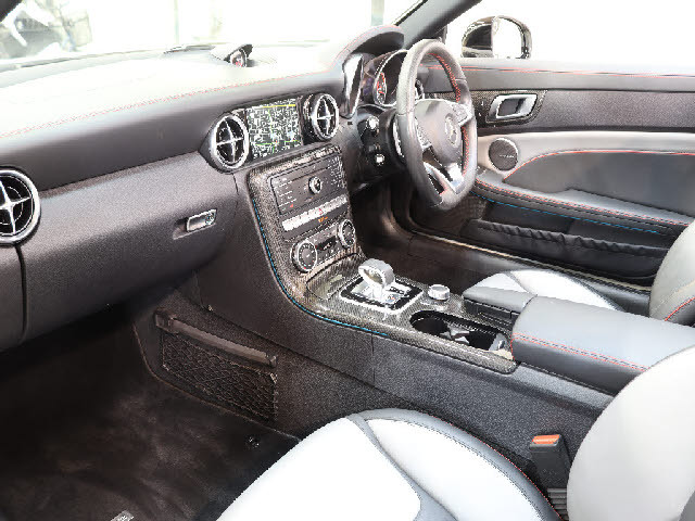 ＴＵＣのメルセデスベンツは全車無料２年保証が付きます。納車後も安心のメルセデスベンツライフをお愉しみ頂けるようサポート致します。