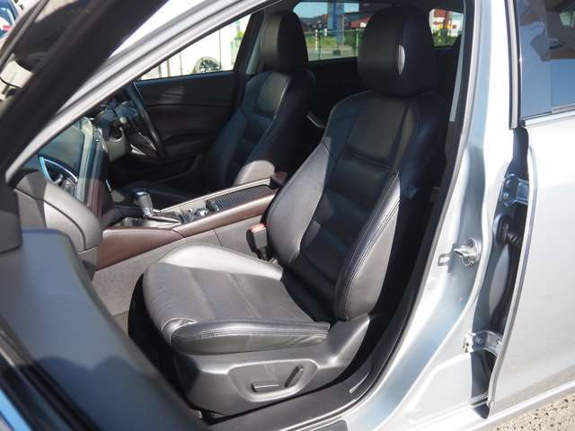 �V�[�g�Ƀ_���[�W��򉻂͏��Ȃ��A�ǍD�ȃR