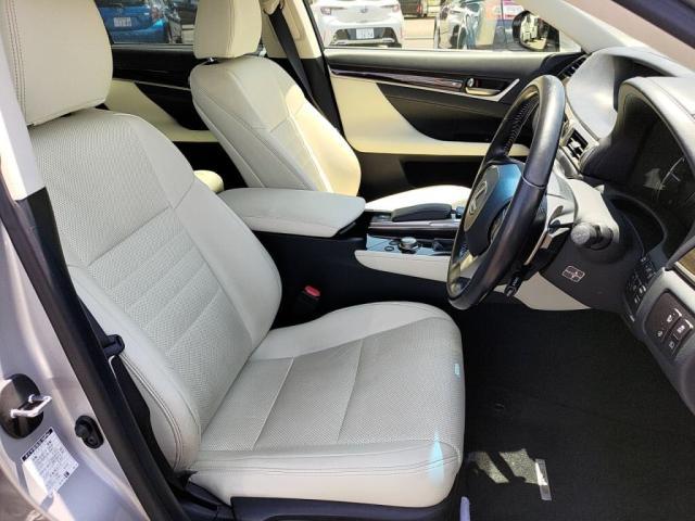 乗車定員５名！