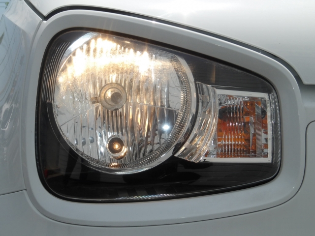 �y�ߋ��̗��������m�I�z�I���b�N�X�F�蒆�ÎԂ̑唼�́A�I���b�N�X�O���[�v�̃J�[���[�X�⃌���^�J�[�Ƃ��ĊǗ��E�g�p����Ă����N���}�ł��B