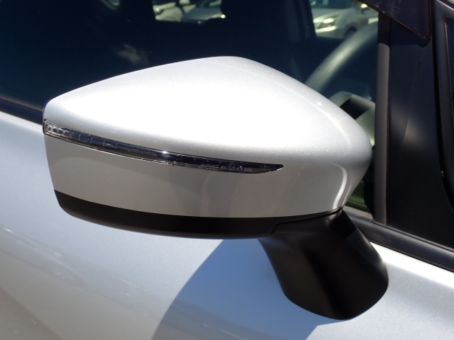 �T�C�h�~���[