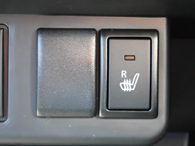 �^�]�ȃV�[�g�ɂ́A�V�[�g�q�[�^�[���t���Ă�̂ŁA���������ɂ͂��肪���������ł��B