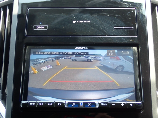 バックカメラ装備しております。駐車時に大変役に立ちますよ♪駐車が苦手な方にも便利機能です♪