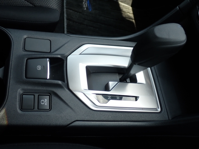 シフトノブはスレがなく、きれいな状態です。いつでも触れる部分がきれいだと大切に乗られていたことが分かりますよ。