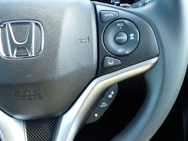 �y�N���[�Y�R���g���[���z�������H�ł̒��������s���y�Ɂ�A�N�Z���y�_���𓥂܂��Ɏԑ������ɕۂ��Ƃ��\�ł��B�O���̎ԗ������m���ĎԊԂ�ۂ悤�ɑ��x���߂��Ă���܂��I�I