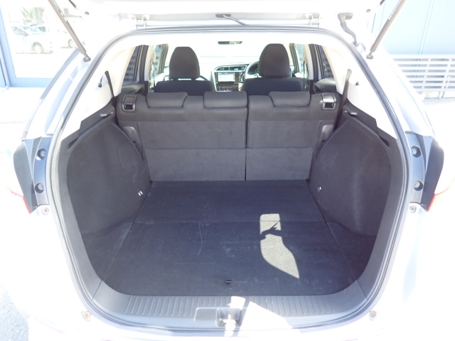 �ʏ펞�̃��P�b�W�X�y�[�X�ł��I�傫�ȊJ���ŉו��̏悹�~�낵���y�ɍs���܂��B