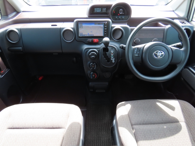 ���O���̐��|�E�K���X�n�{�f�B�R�[�e�B���O��CAR�N���[�j���O���Ǝ҂��{�H�������܂��̂ő�ϐ����B�I���b�N�X�����Ԃł݂͂Ȃ��܂ɉ��K�ȃh���C�u�����񑩁B