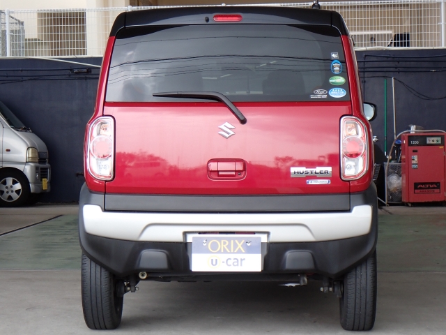 ワイパー付きで雨の日の視界も良好です♪