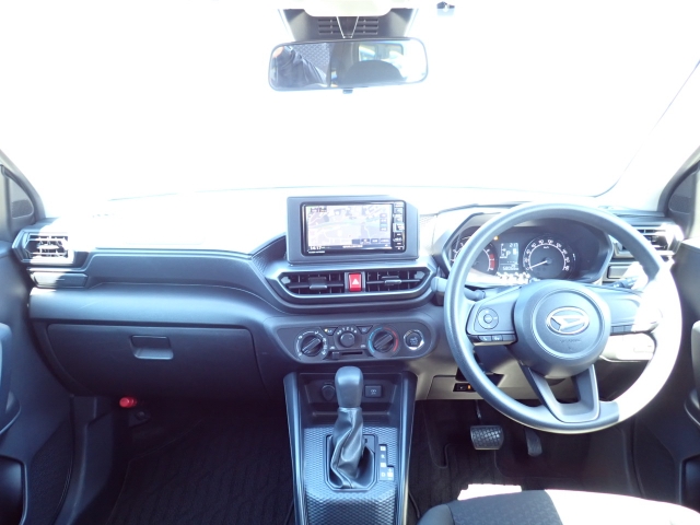 �C���p�l�摜�ɂȂ�܂��B�ԓ��͐��Ǝ҂ɂĎ����N���[�j���O�{�H�ς݂Ȃ̂ŁA��ϐ����ł��B