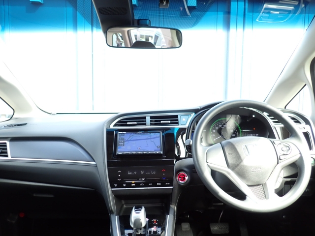 �C���p�l�摜�ɂȂ�܂��B�ԓ��͐��Ǝ҂ɂĎ����N���[�j���O�{�H�ς݂Ȃ̂ŁA��ϐ����ł��B