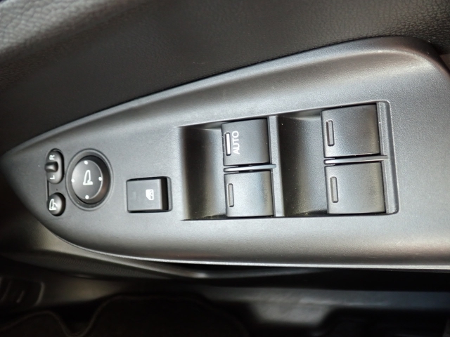 �d���i�[���h�A�~���[�E�p���[�E�B���h�E�������Ă��܂��B