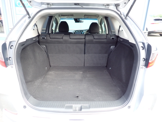 �ʏ펞�̃��P�b�W�X�y�[�X�ł��I�傫�ȊJ���ŉו��̏悹�~�낵���y�ɍs���܂��B