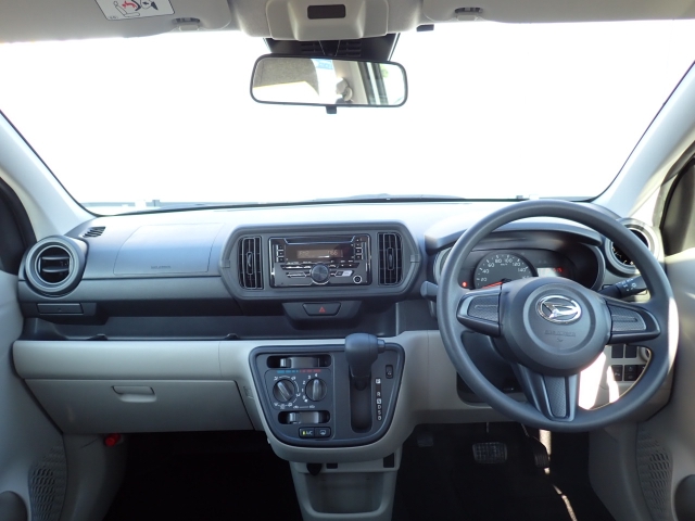 インパネ画像になります。車内は専門業者にて室内クリーニング施工済みなので、大変清潔です。